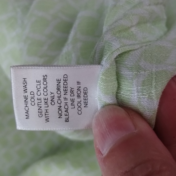 Christopher & Banks lime.gteen and white chain print 3/4 sleeve size medium top - Picture 7 of 7